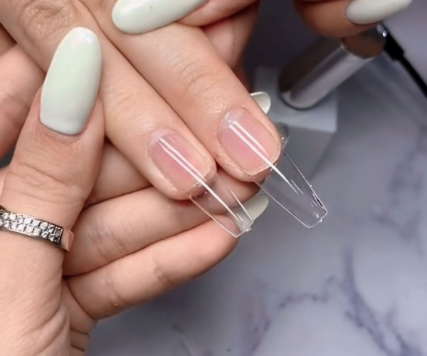 Tiệm Nails Nhà Nhi